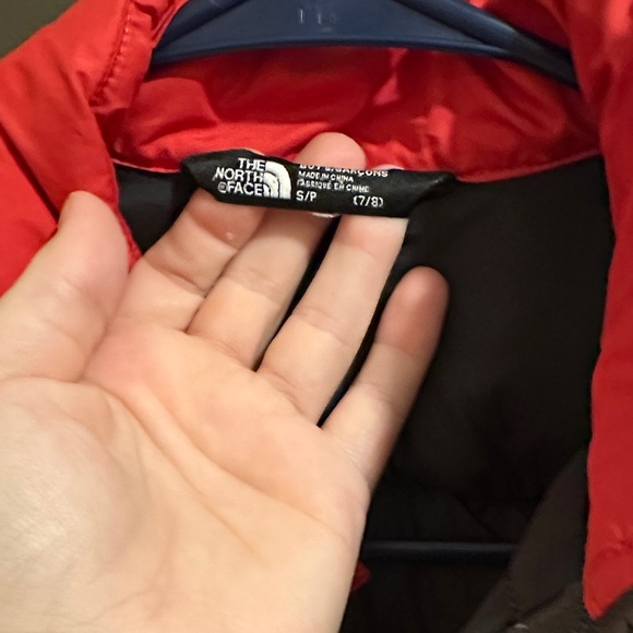 The North Face Vibrant Red Quilted Jacket - Picture 3 of 6